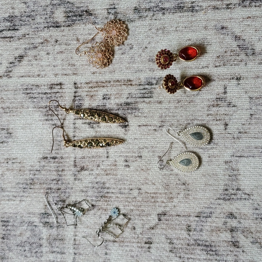 Lot of 5 pairs of earrings